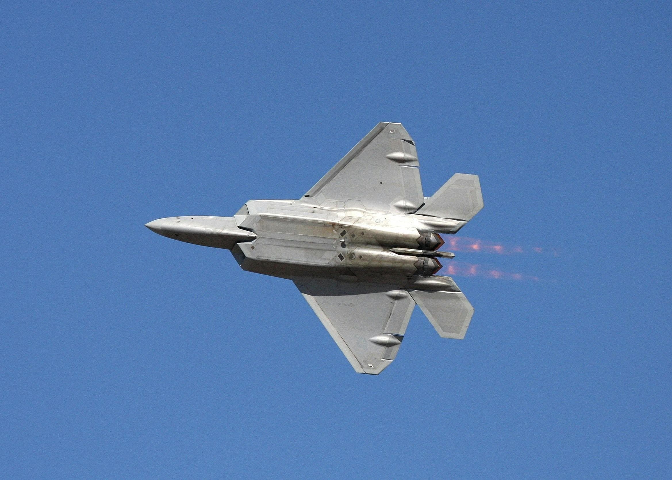 The F-22 Raptor: America’s Stealth Air Superiority Fighter